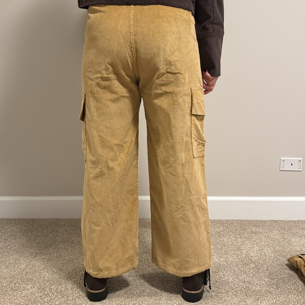 NWT flatering, adorable and super cute The north face cargo women’s pants - Picture 7 of 13